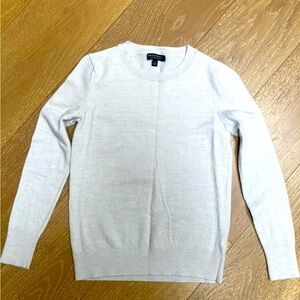 Banana Republic 100% Merino wool sweater, size small